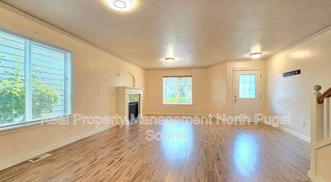 Building Photo - 906 116th Pl SE