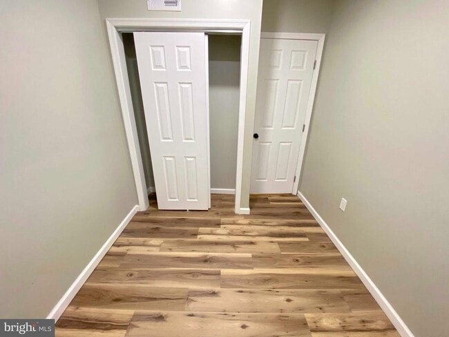 Building Photo - 1426 W Rockland St