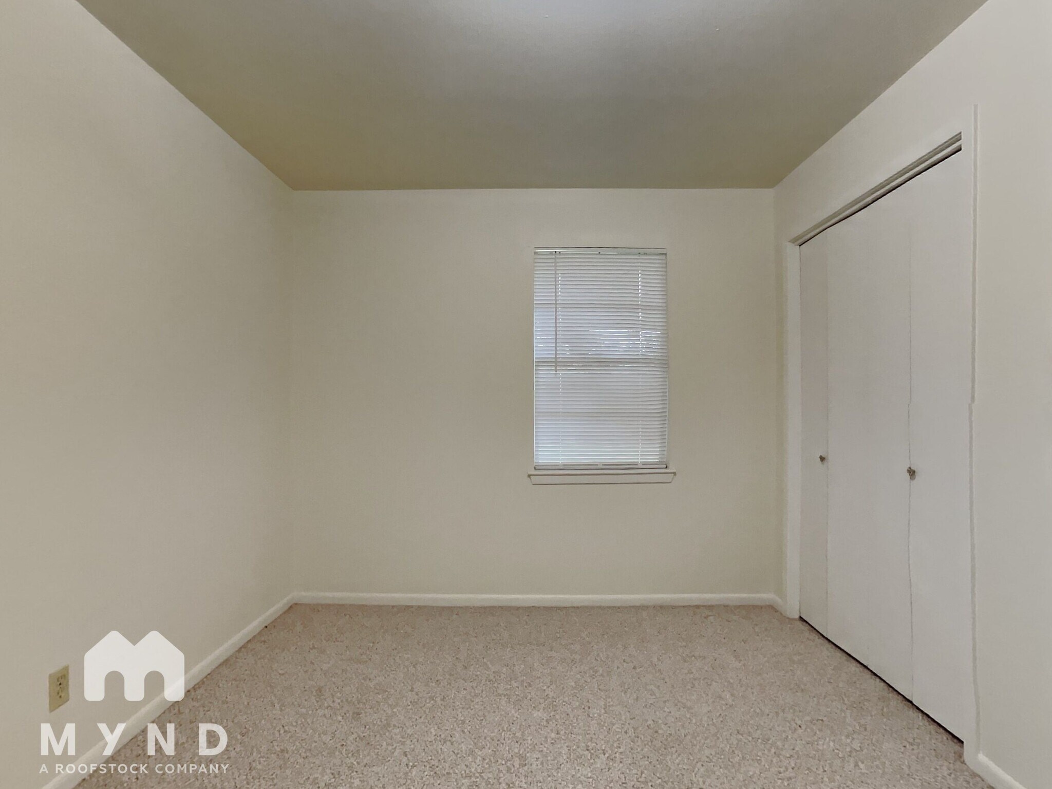 Building Photo - 1502 Maple St
