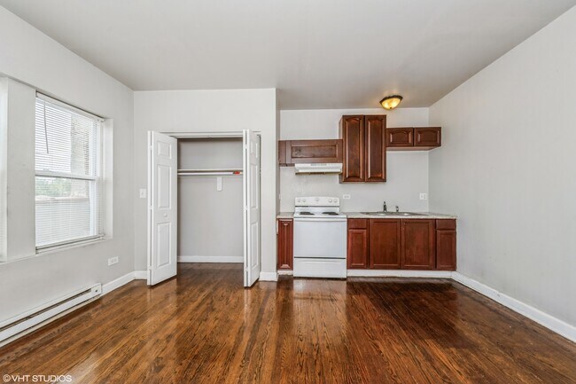 Building Photo - 1506 E 67th St