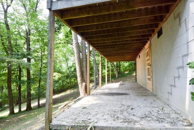 Building Photo - "Charming 2-Bedroom Retreat with Spacious 1200 Sq Ft Layout in Scenic Carthage!" Lake Front views...