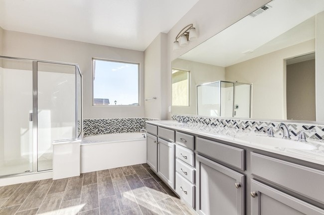 Building Photo - 3786 E Robert St