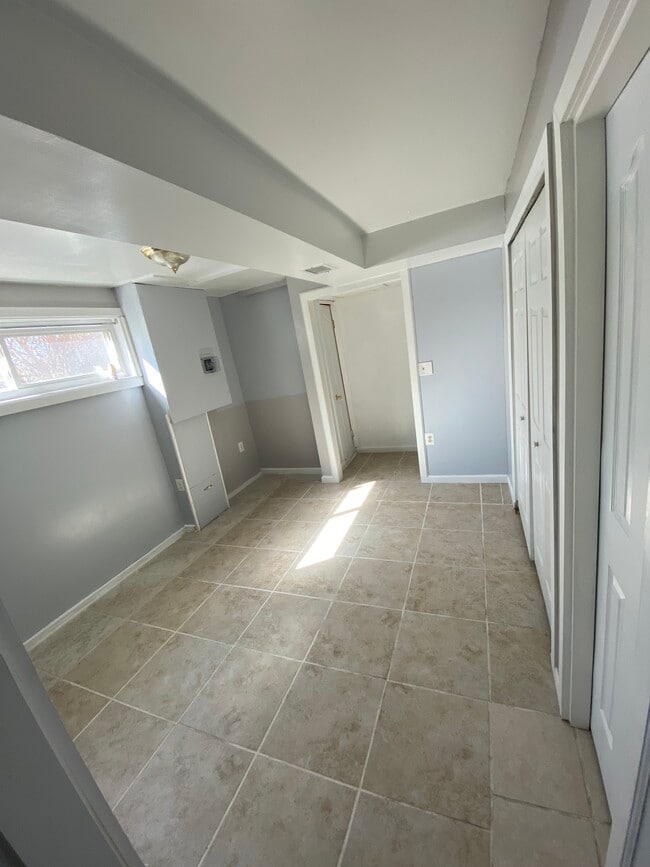 Building Photo - 1324 Xaveria Dr