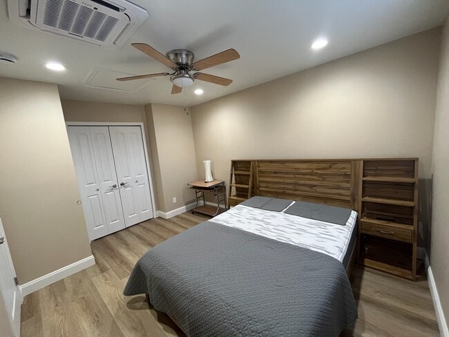 Building Photo - 324 Nassau Ln