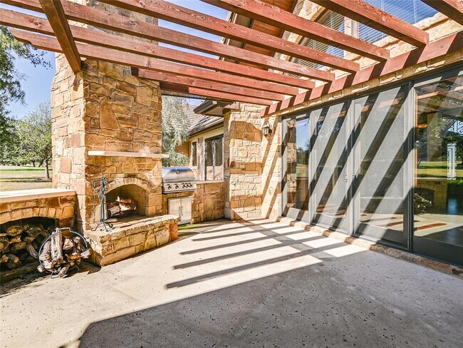 Building Photo - 26505 Masters Pkwy