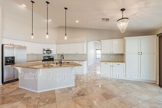 Building Photo - 4704 E Villa Maria Dr