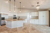 Building Photo - 4704 E Villa Maria Dr