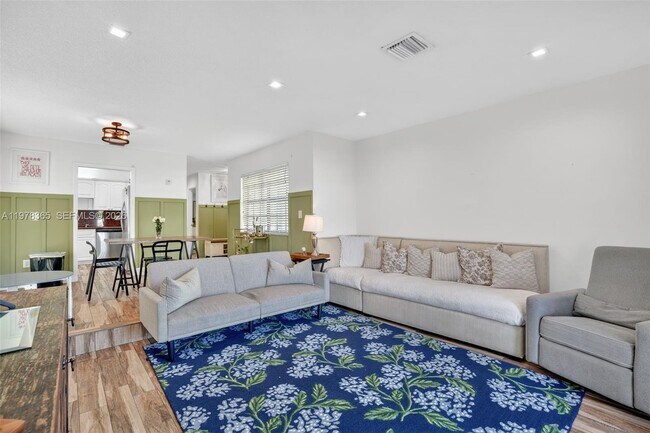 Building Photo - 7016 SW 103rd Pl