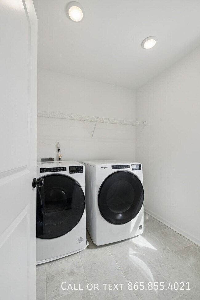 Building Photo - 515 Forsberg Ct