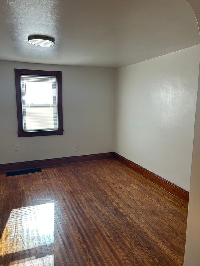 Building Photo - Single Family House for rent in Eastern Schools