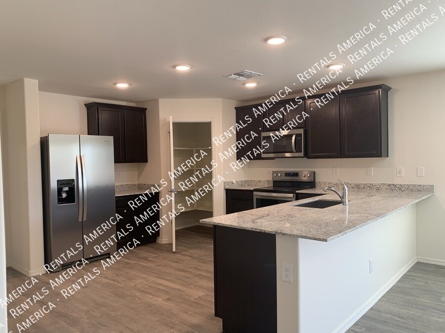 Building Photo - 2569 N Agave Ln