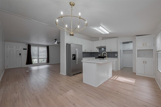 Building Photo - 16282 Wild Oak Ln