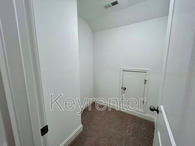 Building Photo - 110 Groves Park Blvd E