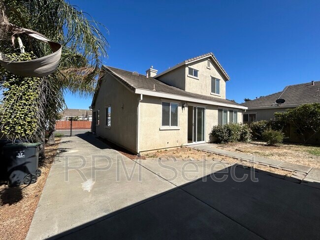 Building Photo - 1740 Newark Ln