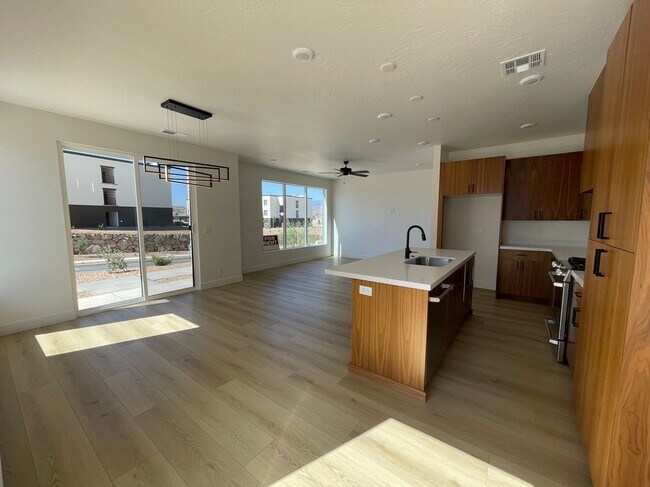 Building Photo - 2778 Silver Cholla Ln