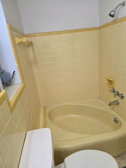 Building Photo - 1739 Jackson St