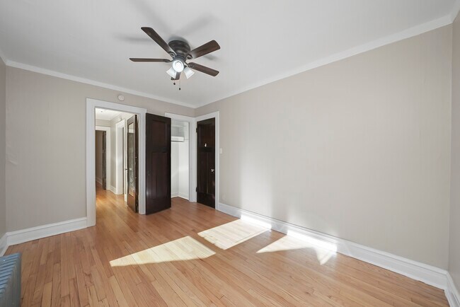 Building Photo - 306 S Kenilworth Ave
