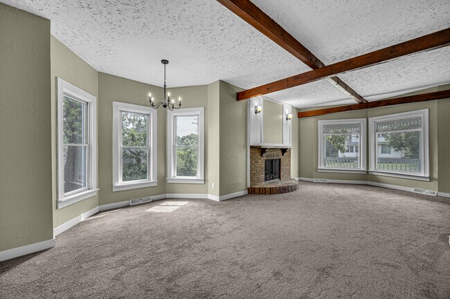 Building Photo - 402 Nicholson St