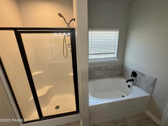 Building Photo - 406 Gray Birch Lp