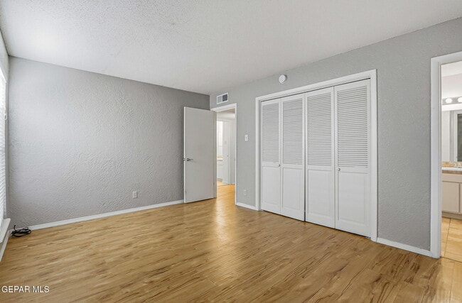 Building Photo - 4433 N Stanton St