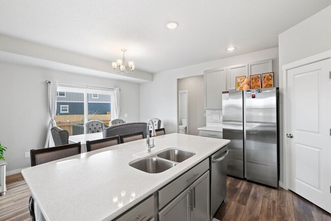 Building Photo - Modern 4BD/3BA Home with Covered Balcony &...