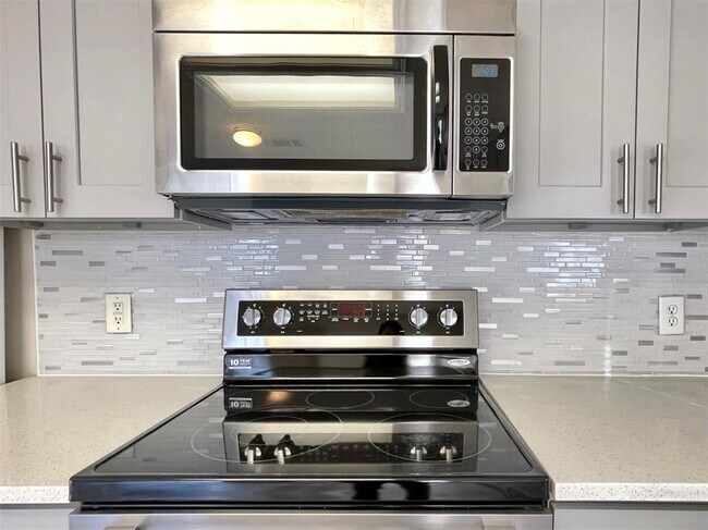 Building Photo - 2601 Byfield Dr