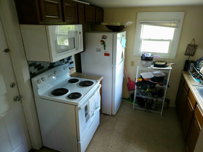 Building Photo - 430 W Minnehaha Ave