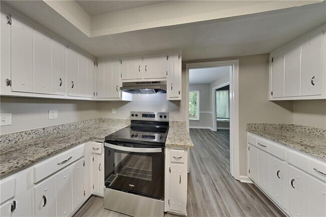 Building Photo - 6319 Sherrian St
