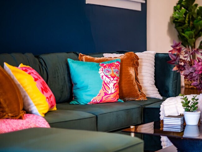 Building Photo - 2001 Tampa Ave