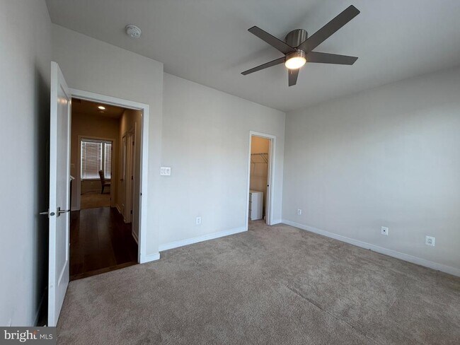 Building Photo - 4653 Charger Pl