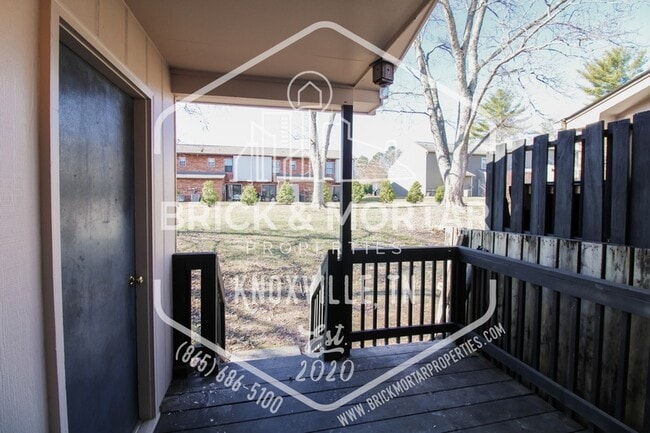 Building Photo - 2105 Belle Terra Rd