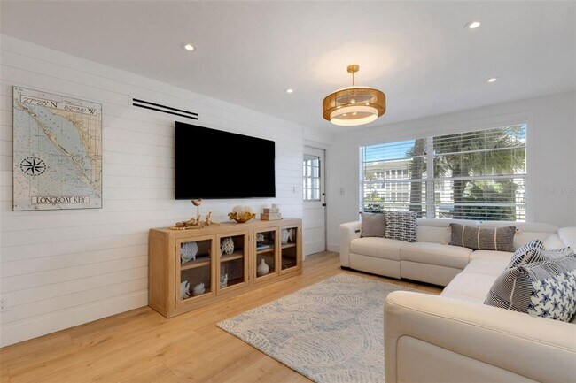 Building Photo - 4360 Chatham Dr