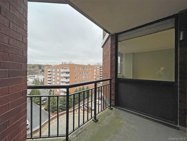 Building Photo - 50 E Hartsdale Ave