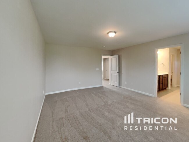 Building Photo - 136 Yadkin St
