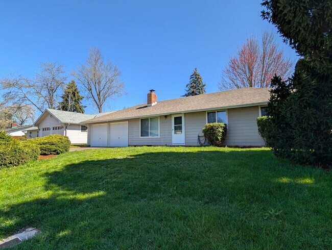 Building Photo - Great 3-Bed/1-Bath Home In Santa Clara Area!