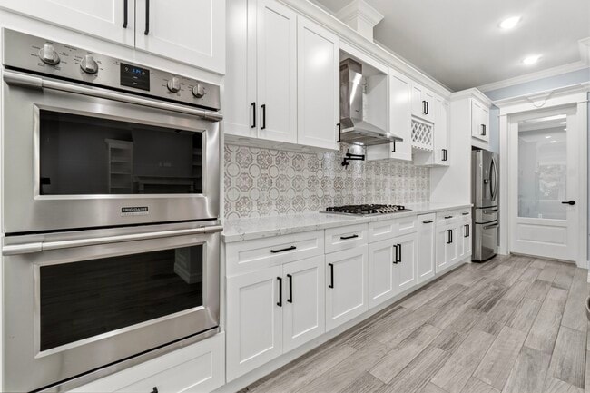 Building Photo - 91 Wyndemere Dr