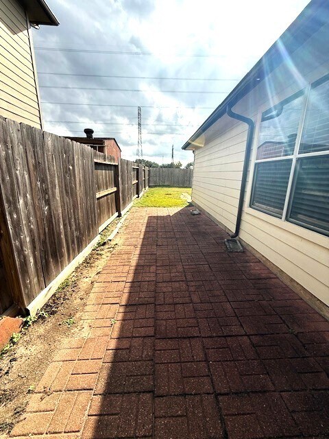 Building Photo - 6019 Greenpark Manor Ln