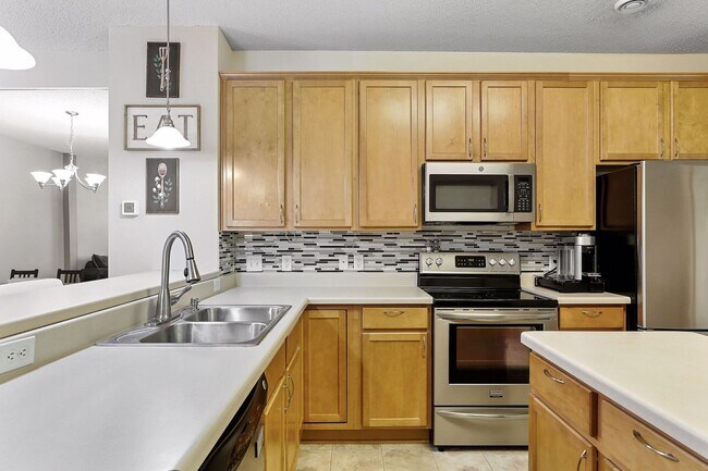 Building Photo - Amenity-Packed Bailey’s Arbor Townhome — Available June 1!