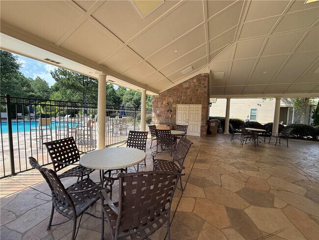 Building Photo - 1045 Township Cir