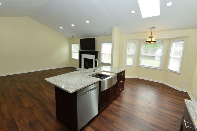 Building Photo - Renovated Ranch in Grassfield High District