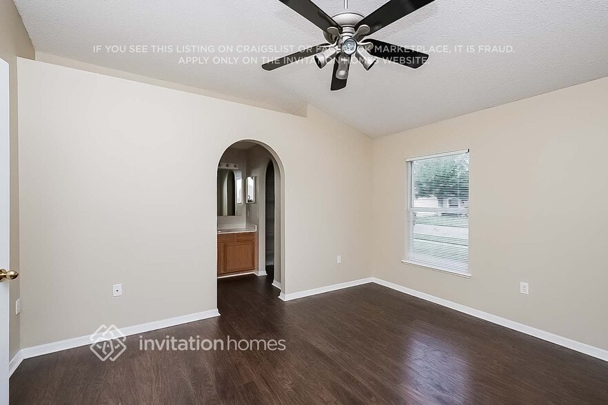 Building Photo - 17037 Holmby Ct