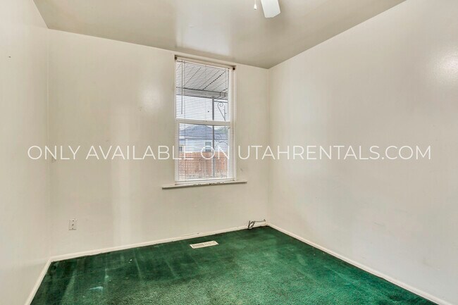 Building Photo - 210 S 1600 W St