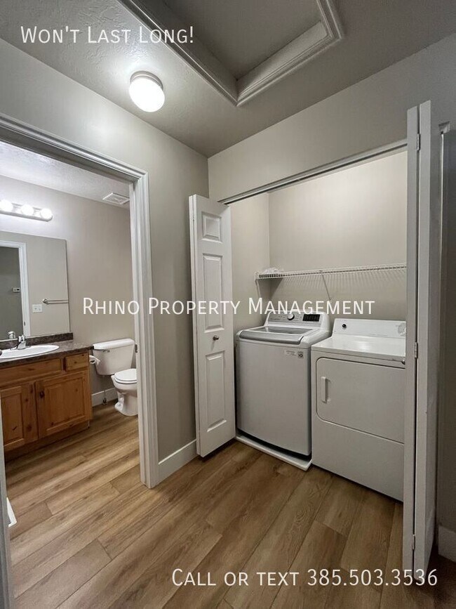 Building Photo - 2343 Adelaide Dr