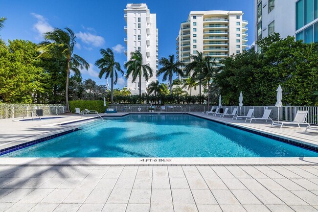 Building Photo - 7928 East Dr