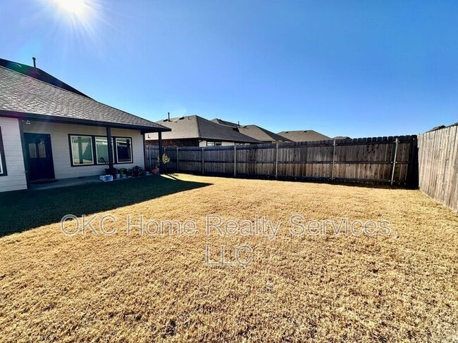 Building Photo - 10341 NW 26th St