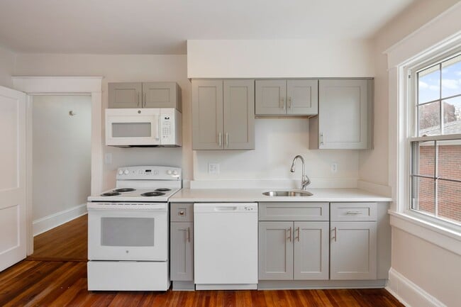 Building Photo - Trinity Park in Durham!