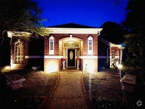 Building Photo - 4733 S Cashel Oak Dr