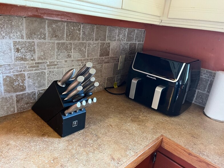 Building Photo - 1360 Central Ave
