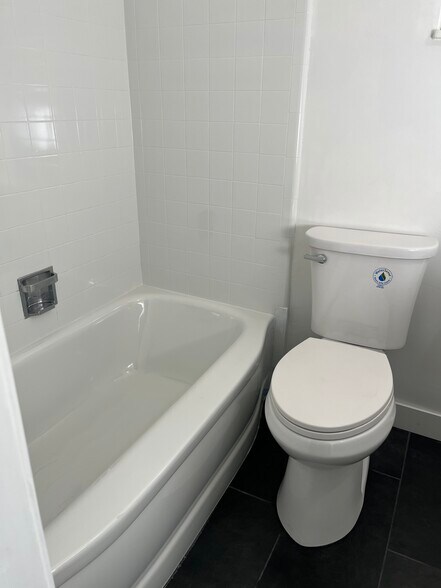 Building Photo - 20465 Almeda St