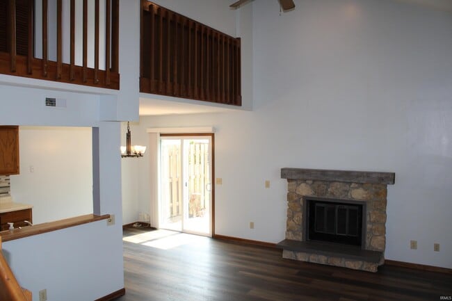 Building Photo - 6034 Sawmill Woods Dr